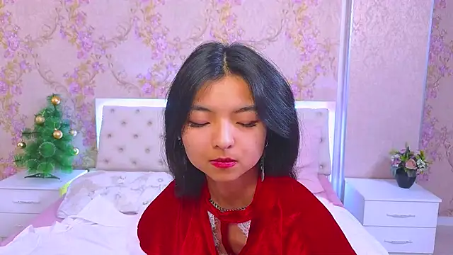 Snapshot of Shy_Kira chatting on 12-23-24, 03:33 Shy Kira online show from 12-23-24, 03:33