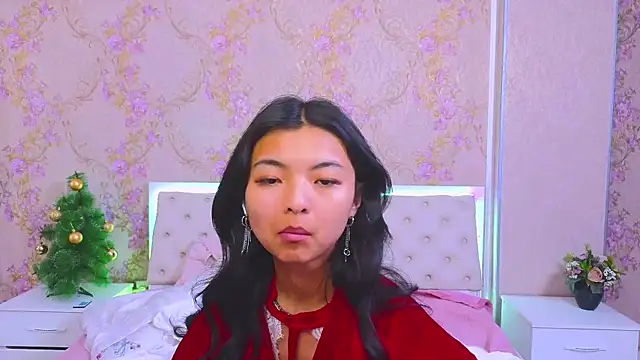 Snapshot of Shy_Kira chatting on 12-25-24, 06:52 Shy Kira online show from 12-25-24, 06:52