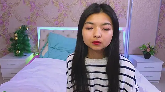 Snapshot of Shy_Kira chatting on 01-11-25, 01:01 Shy Kira online show from 01-11-25, 01:01