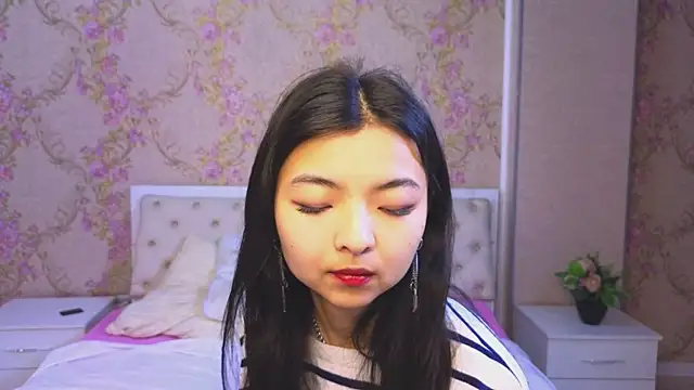 Snapshot of Shy_Kira chatting on 01-19-25, 12:17 Shy Kira online show from 01-19-25, 12:17