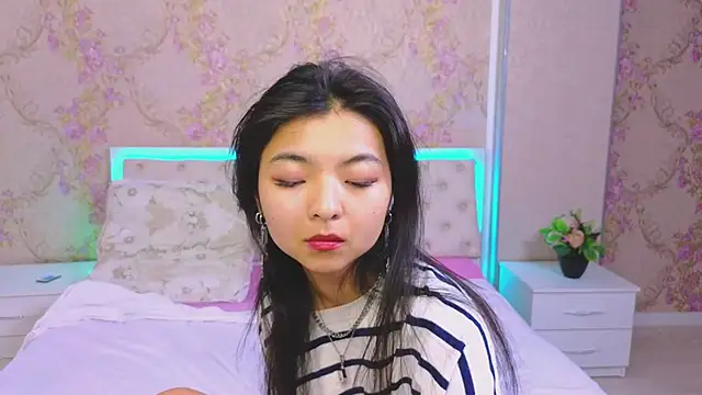 Snapshot of Shy_Kira chatting on 01-20-25, 03:39 Shy Kira online show from 01-20-25, 03:39