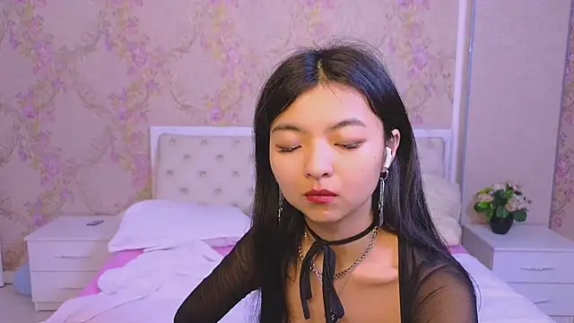 Snapshot of Shy_Kira chatting on 02-03-25, 03:38 Shy Kira online show from 02-03-25, 03:38