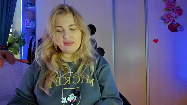 CoraSwon online show from 02-09-26, 07:12