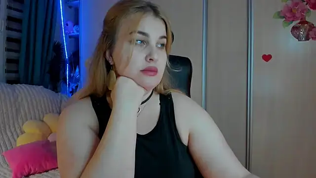 CoraSwon online show from 03-30-26, 05:25