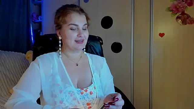 Snapshot of CoraSwon chatting on 05-18-26, 06:03 CoraSwon online show from 05-18-26, 06:03