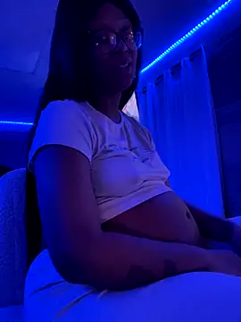 KLoveeee online show from 10-05-25, 01:26