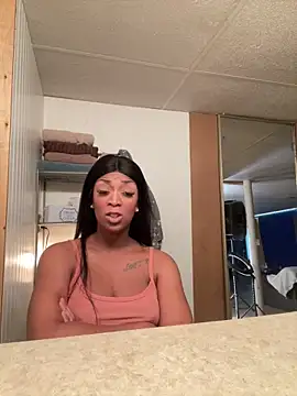 KLoveeee online show from 10-27-25, 07:18