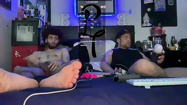 pantslesstraveler plt online show from 12-02-25, 05:46