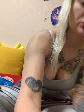 Snapshot of Sextazy chatting on 10-02-25, 11:39 Sextazy online show from 10-02-25, 11:39