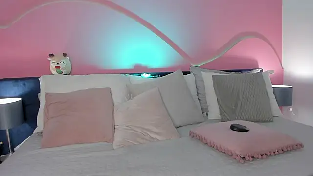 Alaia Manson online show from 03-06-25, 01:24