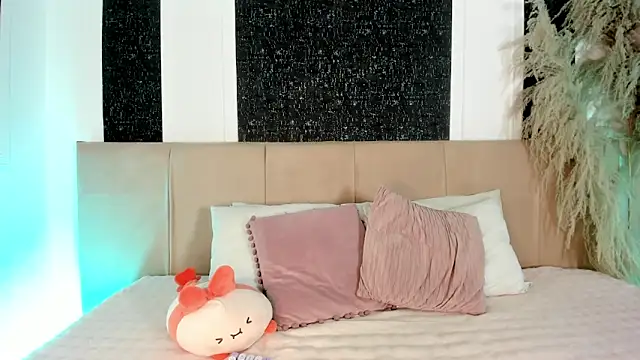 Alaia Manson online show from 02-21-26, 07:37