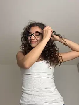 uniquerossie online show from 12-15-25, 08:07