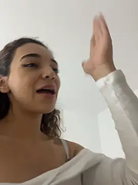 uniquerossie online show from 02-11-26, 07:46