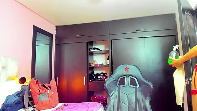 Snapshot of daniela_xue chatting on 02-08-25, 02:26 daniela xue online show from 02-08-25, 02:26