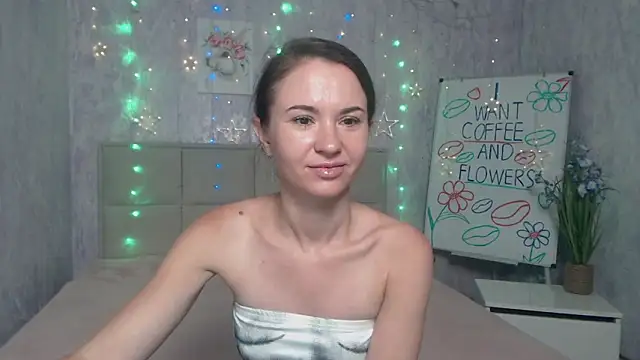 KaraCriegs online show from 09-18-25, 05:15