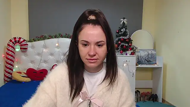 KaraCriegs online show from 12-19-25, 06:59