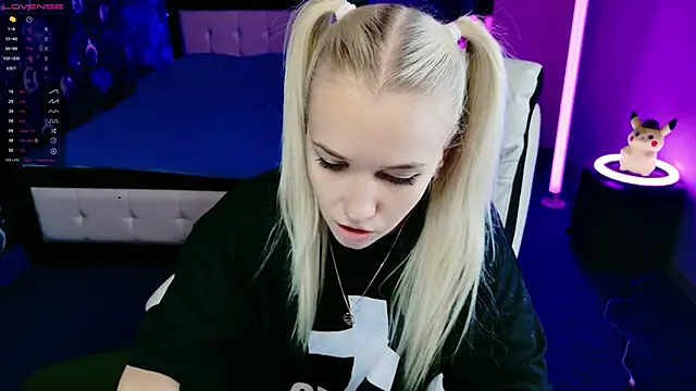 ShhhO O online show from 09-29-25, 01:16