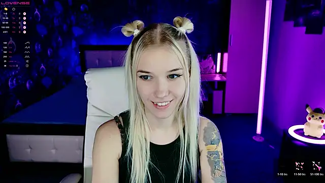 ShhhO O online show from 11-25-25, 02:28