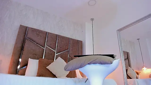 Martinaa Jones  online show from 03-15-26, 12:33