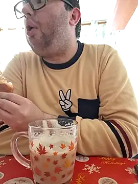 Javier bear online show from 03-20-26, 10:09