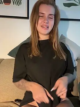 EmiliaCatalina online show from 09-08-25, 08:41