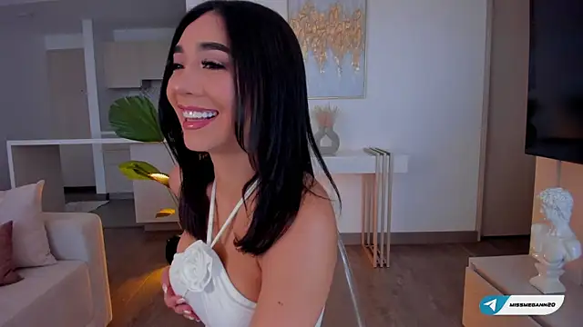 missmegann online show from 10-21-25, 01:45