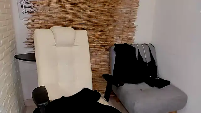 Snapshot of _oliviawilde_1 chatting on 02-03-25, 04:46  oliviawilde 1 online show from 02-03-25, 04:46