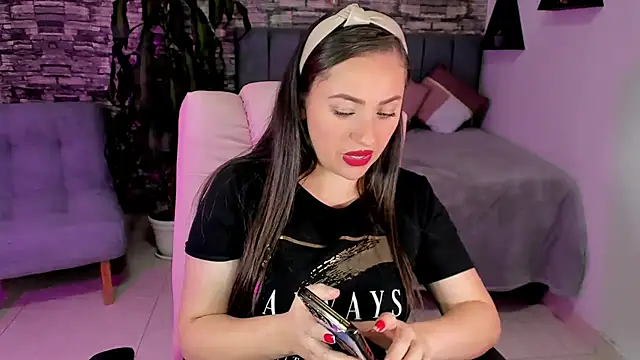 Snapshot of _oliviawilde_1 chatting on 02-09-25, 04:25  oliviawilde 1 online show from 02-09-25, 04:25