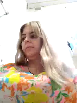 Lady nice cat online show from 02-11-25, 08:15