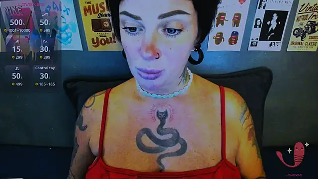 Snapshot of EllieOz chatting on 05-05-26, 05:10 EllieOz online show from 05-05-26, 05:10