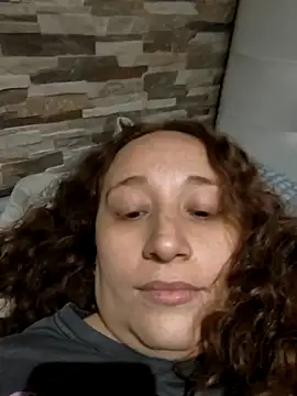 Snapshot of Mistik_red chatting on 11-16-25, 12:05 Mistik red online show from 11-16-25, 12:05