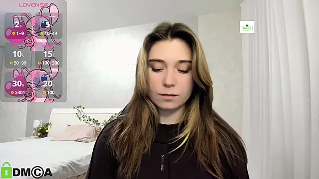 SweetMonicka online show from 02-17-25, 06:04