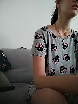 LauraBaby online show from 10-12-25, 12:04