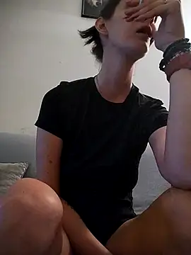 LauraBaby online show from 10-24-25, 05:09