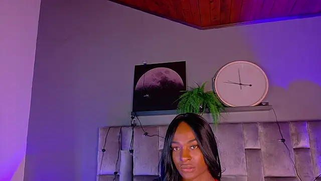 nahomi campbell online show from 10-20-25, 07:36