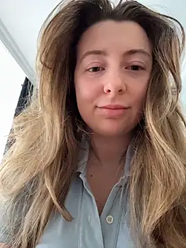 curvyflawless online show from 04-24-26, 08:50