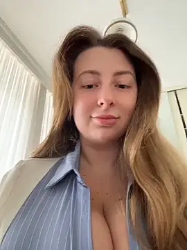 curvyflawless online show from 05-29-26, 08:23