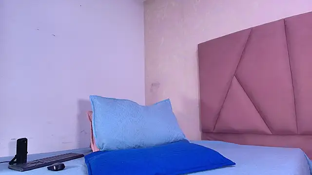 arl chloee online show from 09-13-25, 03:06