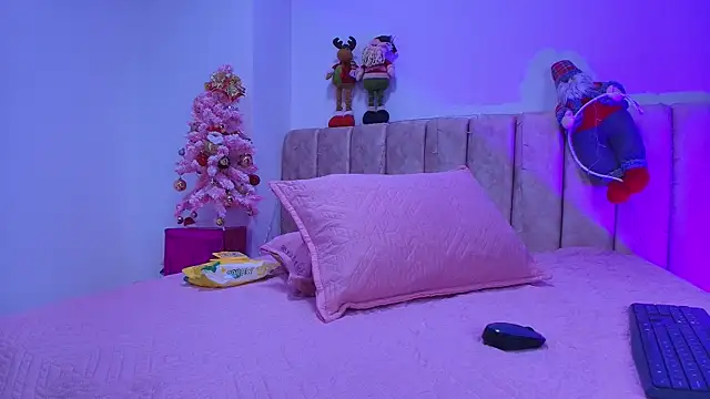 arl chloee online show from 12-20-25, 03:02