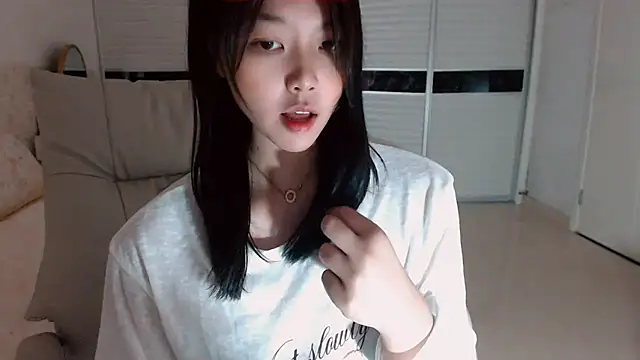 -Lucky Girl online show from 09-17-25, 11:45