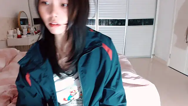 -Lucky Girl online show from 11-30-25, 10:52