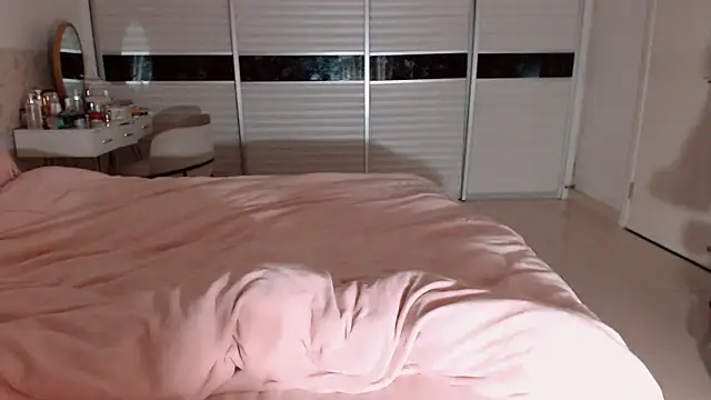 -Lucky Girl online show from 02-17-26, 01:40