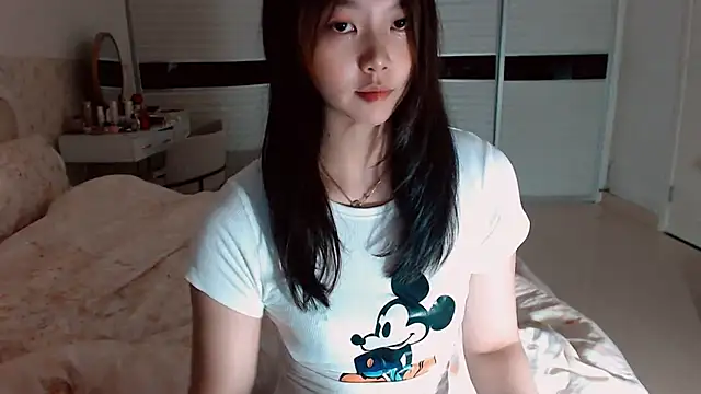 Snapshot of -Lucky_Girl chatting on 05-06-26, 01:16 -Lucky Girl online show from 05-06-26, 01:16