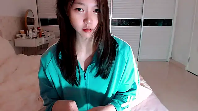 Snapshot of -Lucky_Girl chatting on 05-10-26, 02:17 -Lucky Girl online show from 05-10-26, 02:17