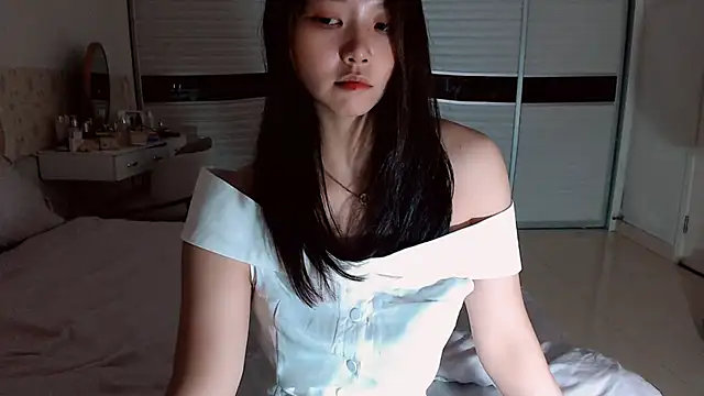 Snapshot of -Lucky_Girl chatting on 06-02-26, 01:57 -Lucky Girl online show from 06-02-26, 01:57