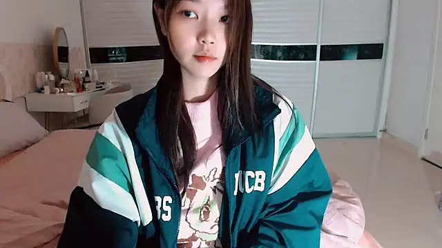 Snapshot of -Lucky_Girl chatting on 06-07-26, 01:54 -Lucky Girl online show from 06-07-26, 01:54