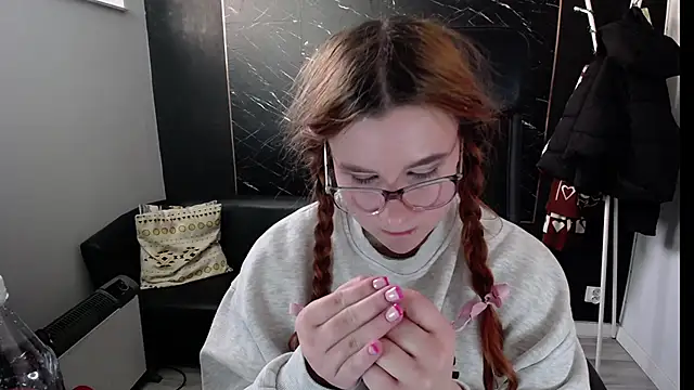 littleviki7 online show from 02-13-25, 07:35