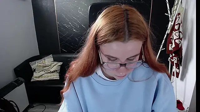 littleviki7 online show from 03-11-25, 11:44