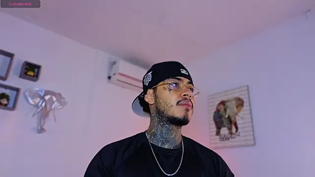 JordanSmiith  online show from 01-10-26, 04:09