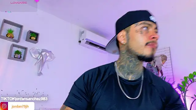 JordanSmiith  online show from 04-04-26, 08:28